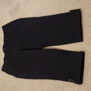 Black cargo capris